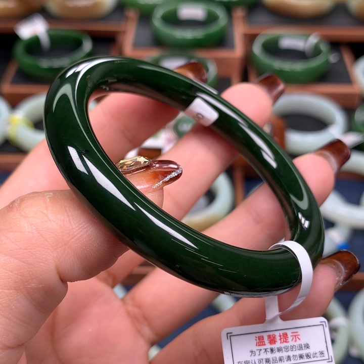 和田玉（碧玉）手镯未镶嵌