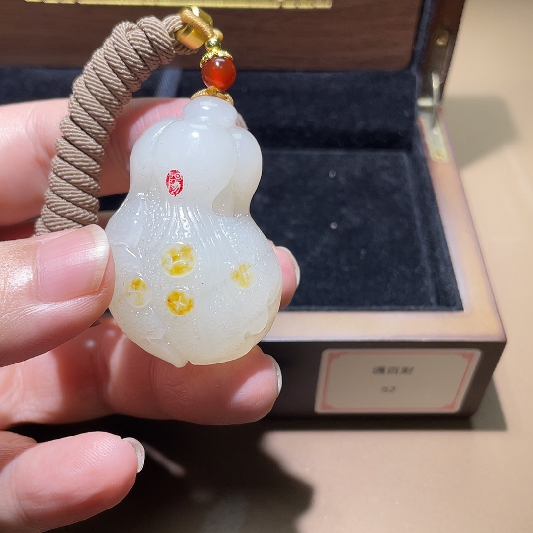 和田玉颈饰未镶嵌Z6