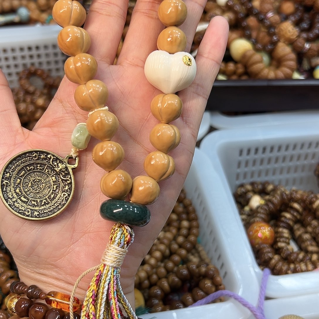 吊坠猴头核桃手持屁桃