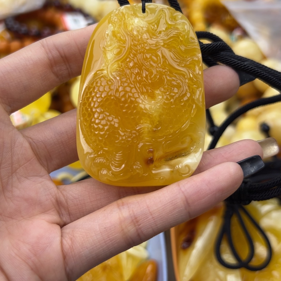 琥珀珠宝奇石未镶嵌