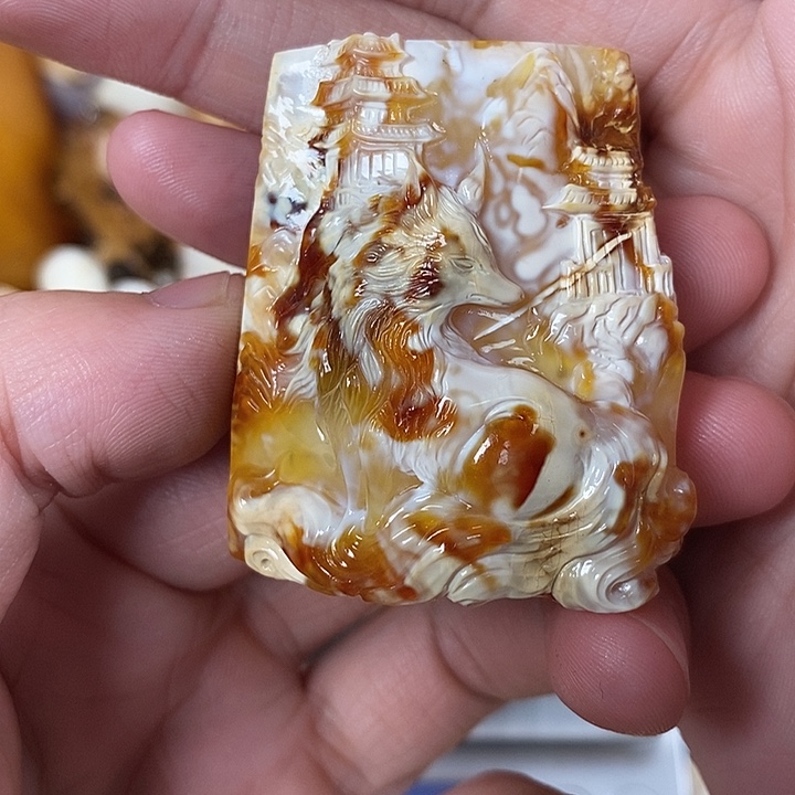 洪***授琥珀未镶嵌珠宝奇石我
