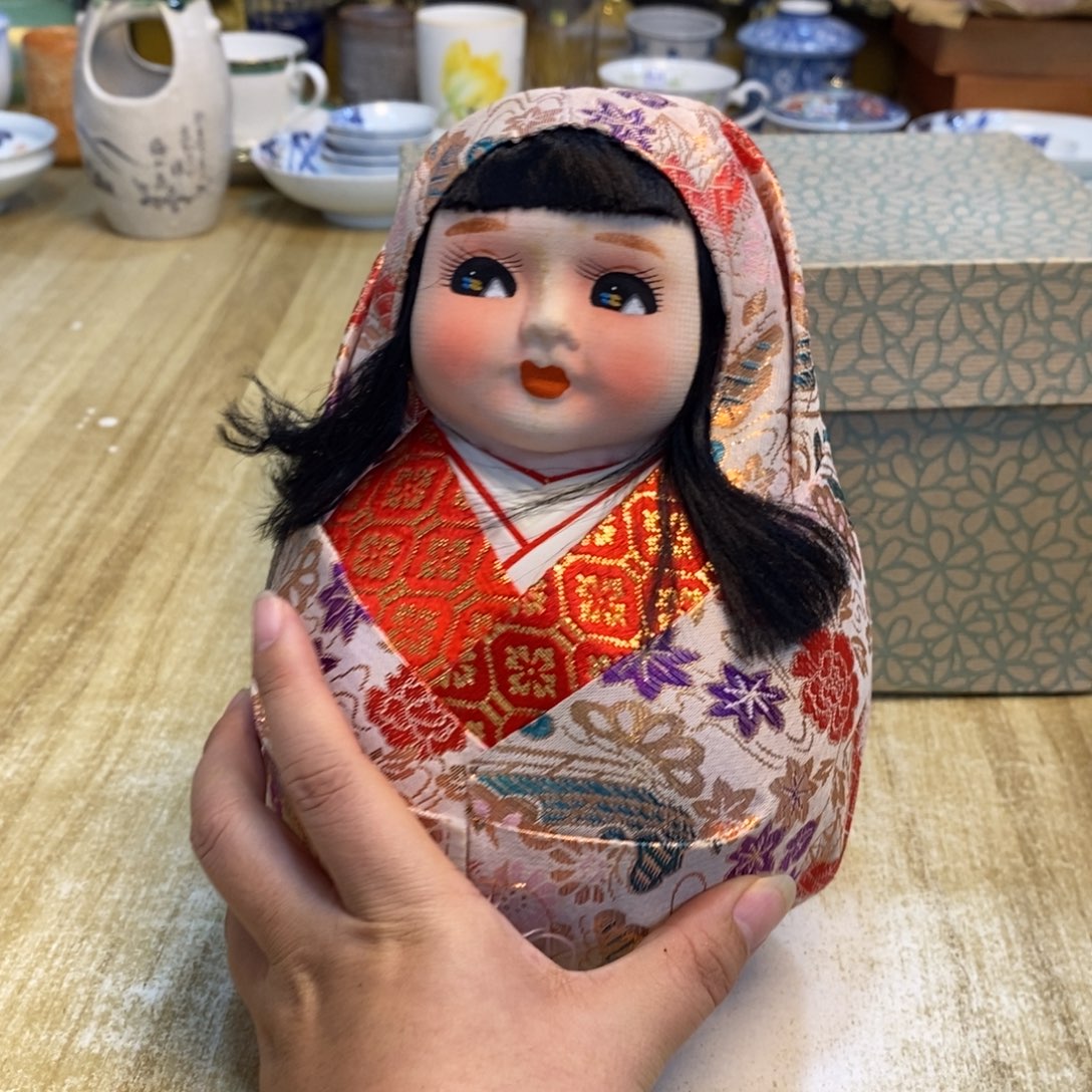 初***三易雅集工艺品有限公司