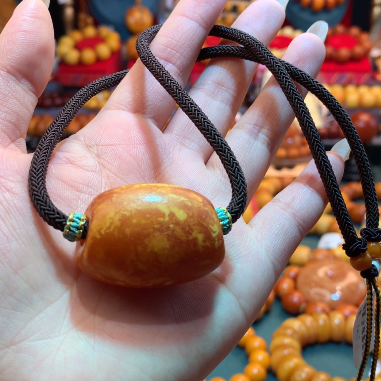 【闪购商品】蜜蜡吊坠(赠链)未镶嵌