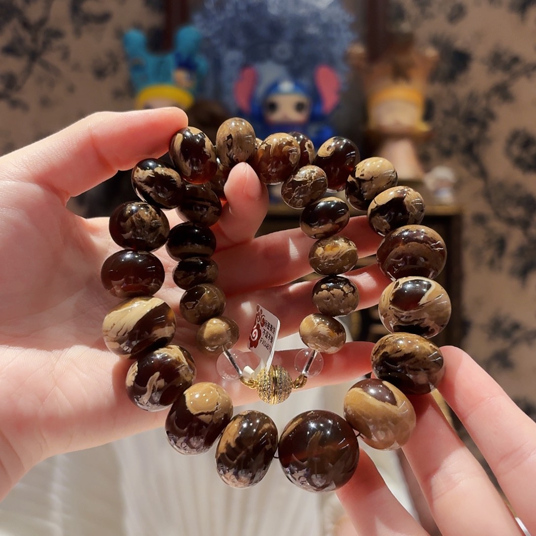 琥珀未镶嵌颈饰颈饰