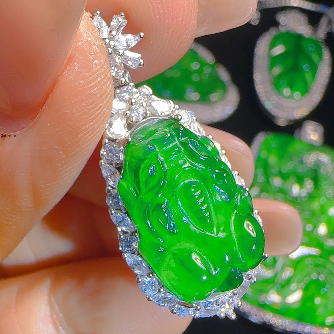 翡翠吊坠(赠链)银S925镶嵌