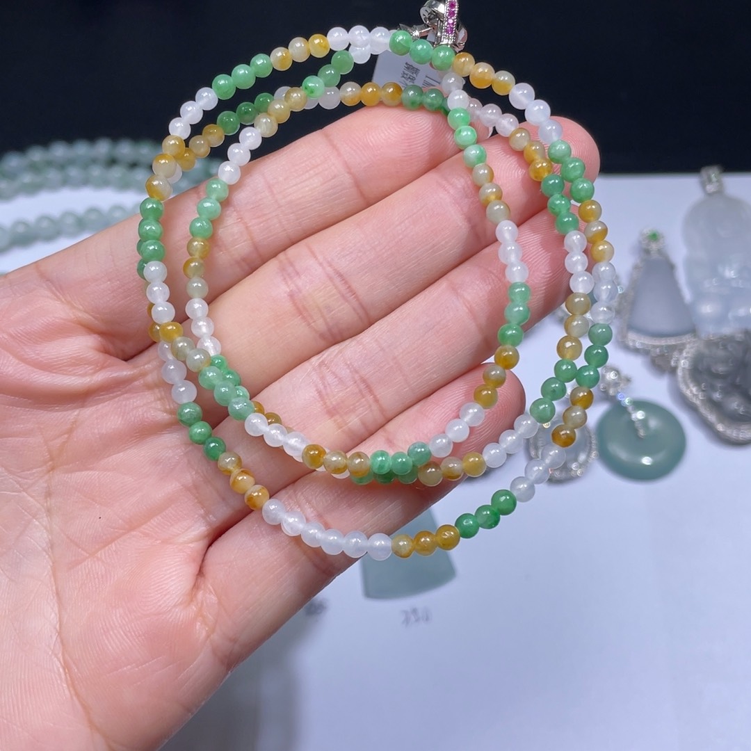 翡翠颈饰未镶嵌手串