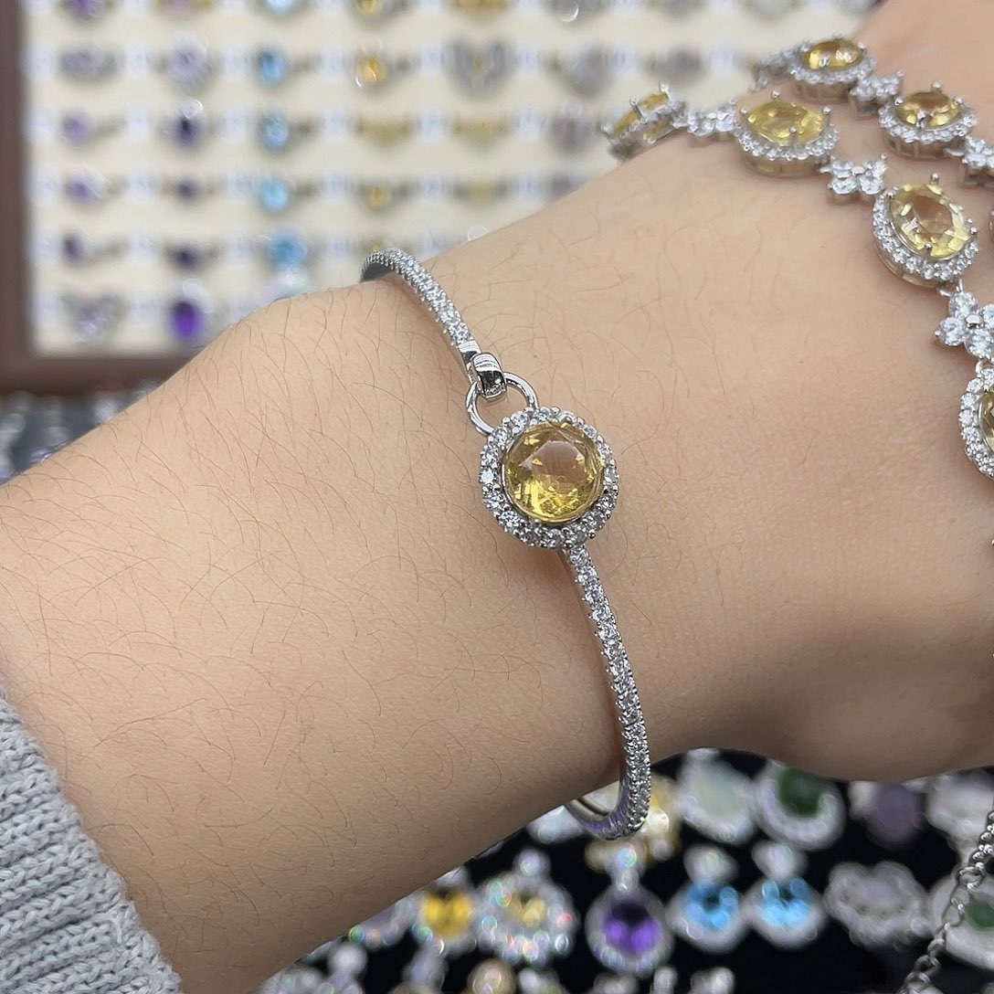 沉***驴银S925镶嵌黄晶手镯