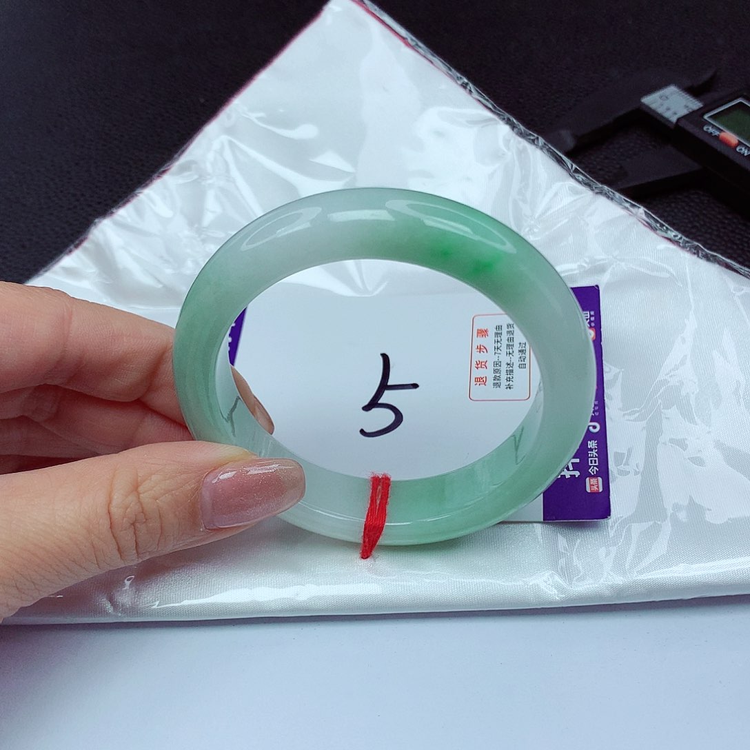 翡翠手镯未镶嵌翡翠55