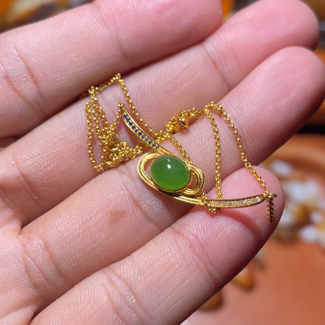 和田玉18K金镶嵌挂件