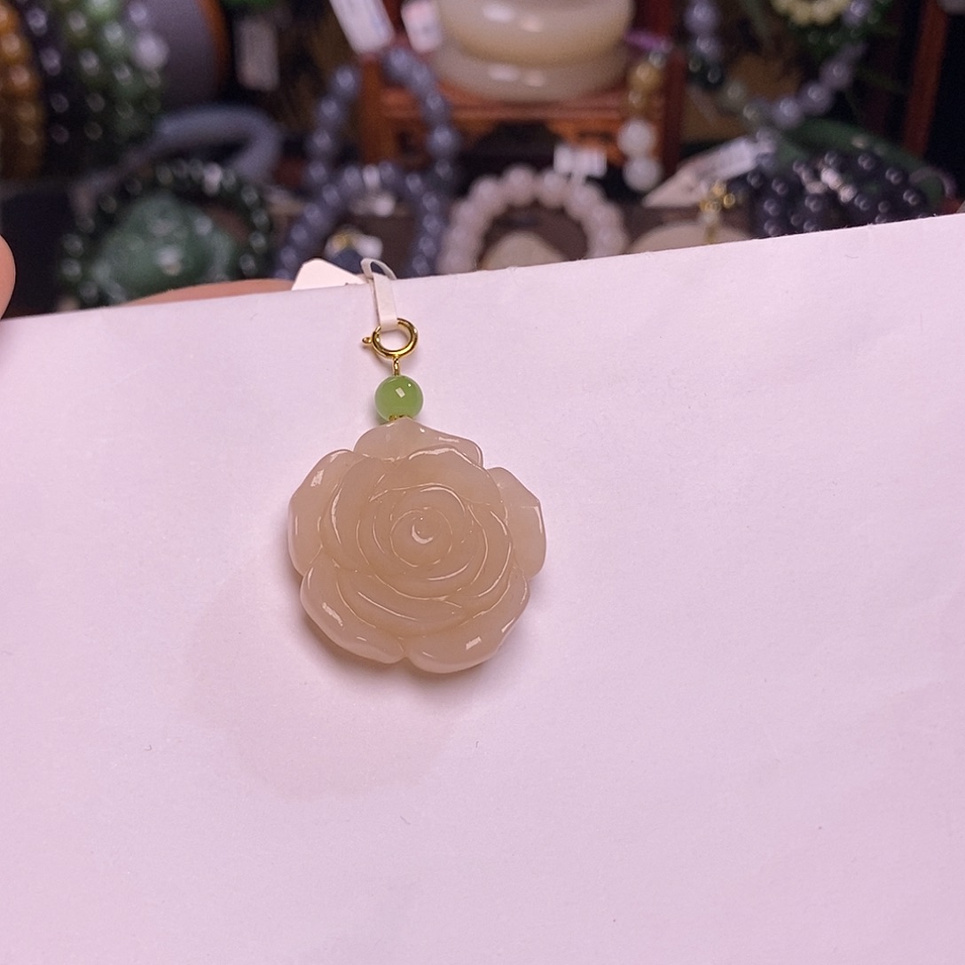 和田玉未镶嵌藕粉老熟料老料金镶花朵