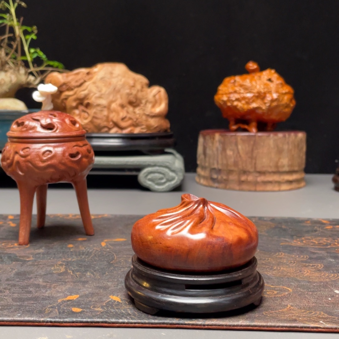 人***欢香榧木包子荔枝木香炉