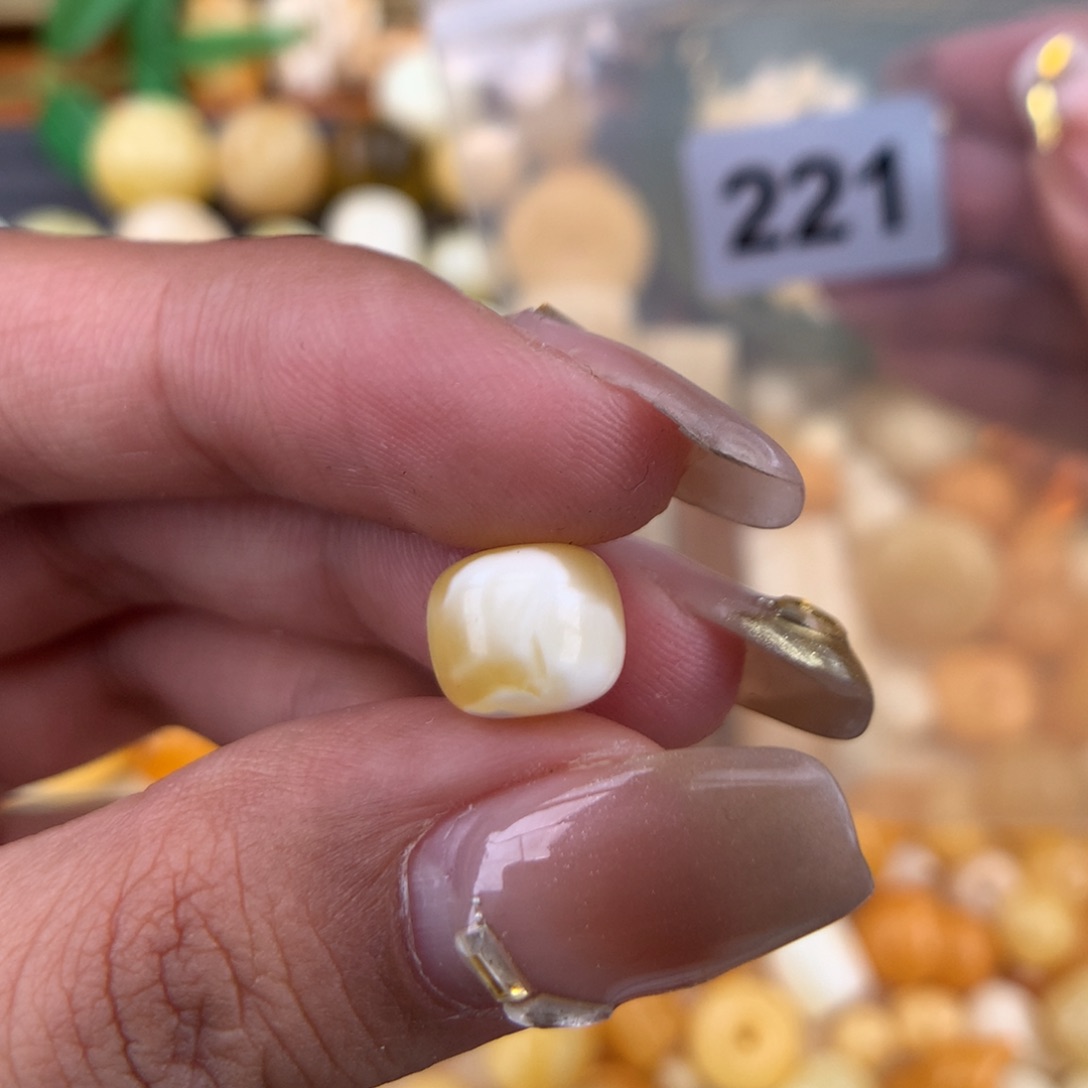 琥珀珠宝奇石未镶嵌9.3