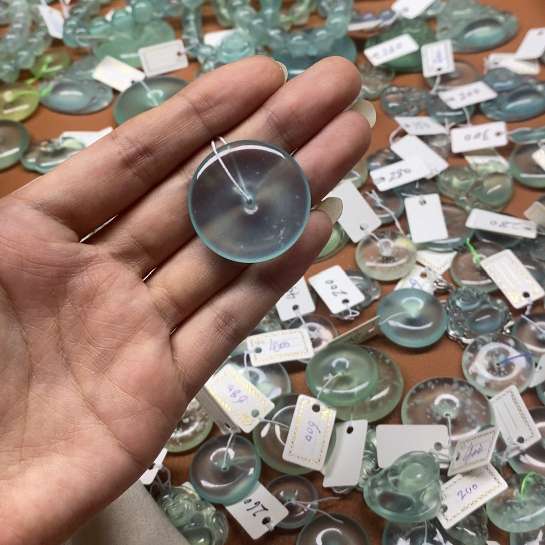 1***1蛇纹石玉未镶嵌颈饰