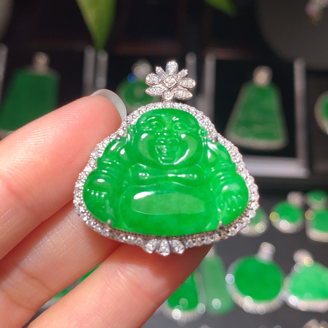 翡翠颈饰18K金镶嵌翡翠