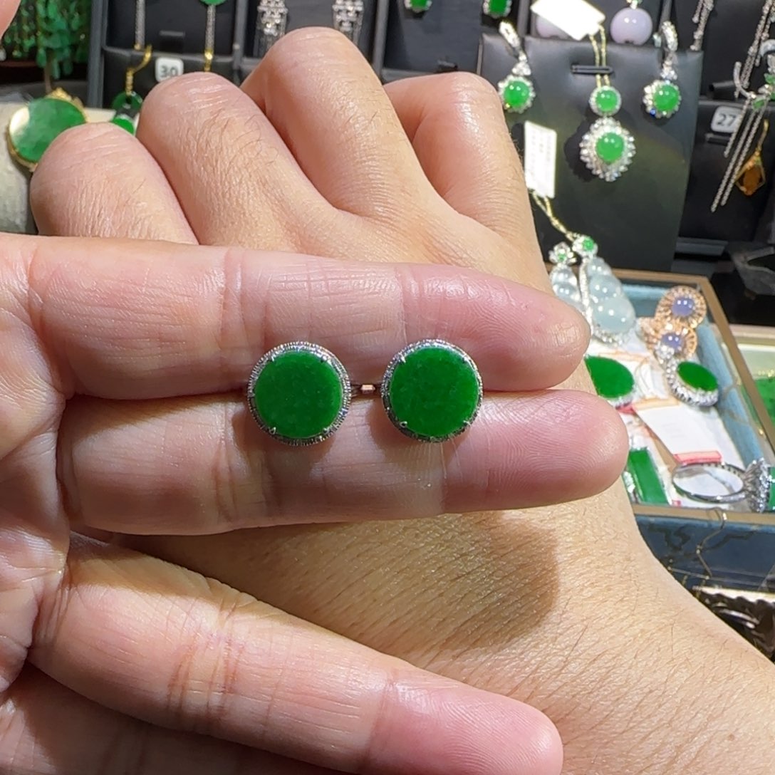 翡翠18K金镶嵌颈饰耳包