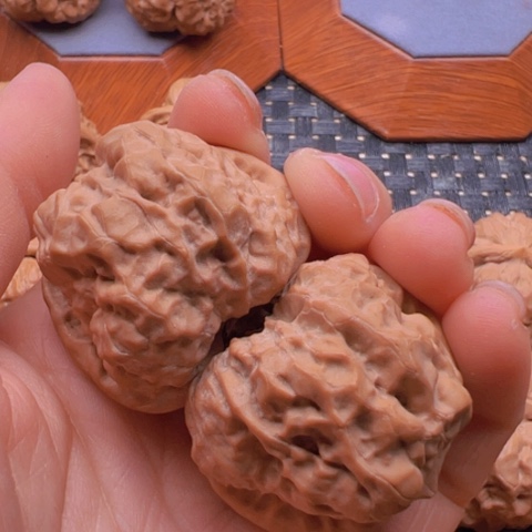 文玩核桃把件阿*边39左右