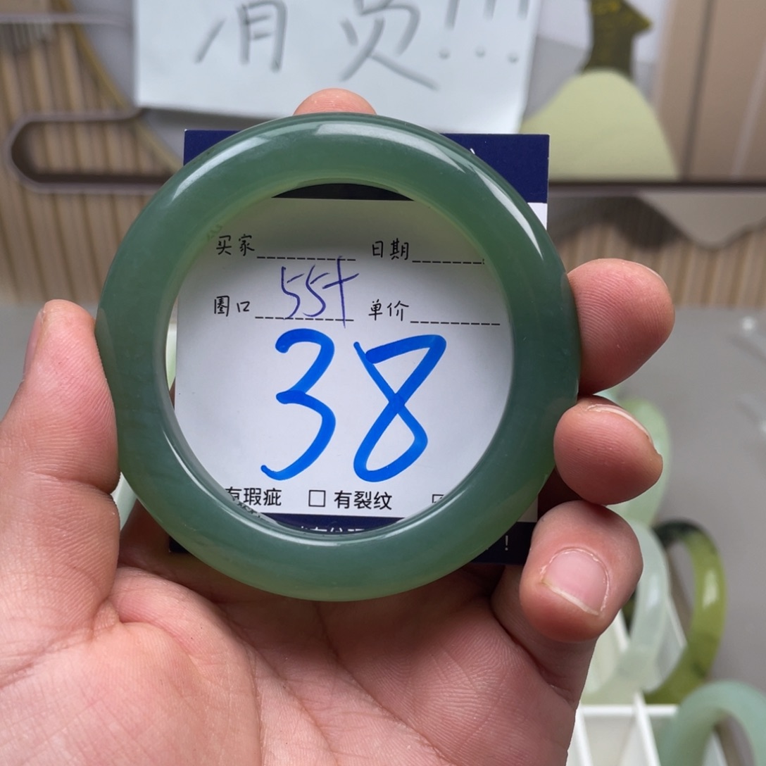 岫玉手镯手镯未镶嵌