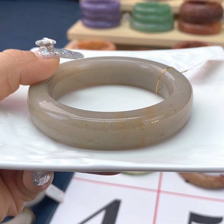 夜***️石英岩玉未镶嵌手镯