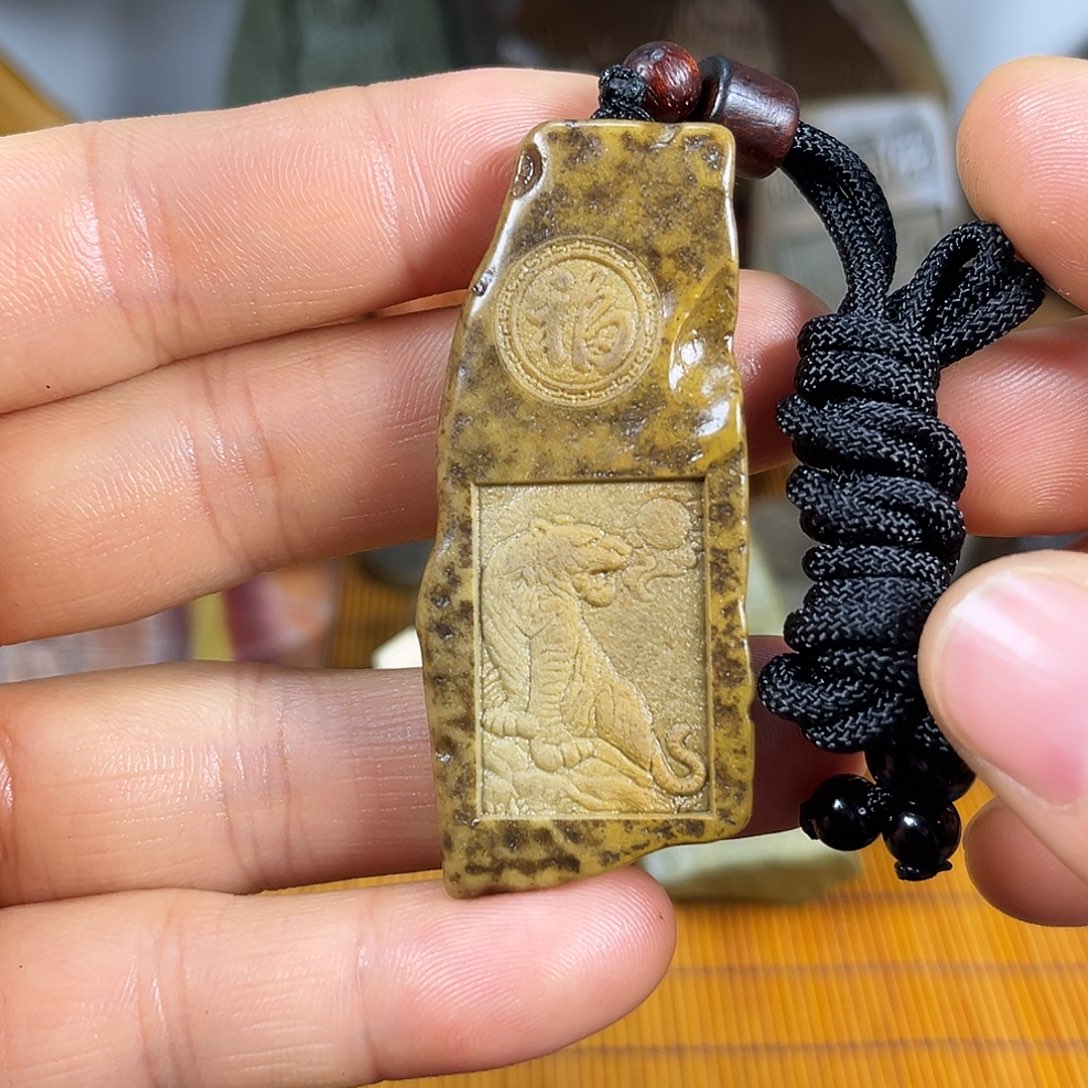 新疆戈壁石原石雕刻