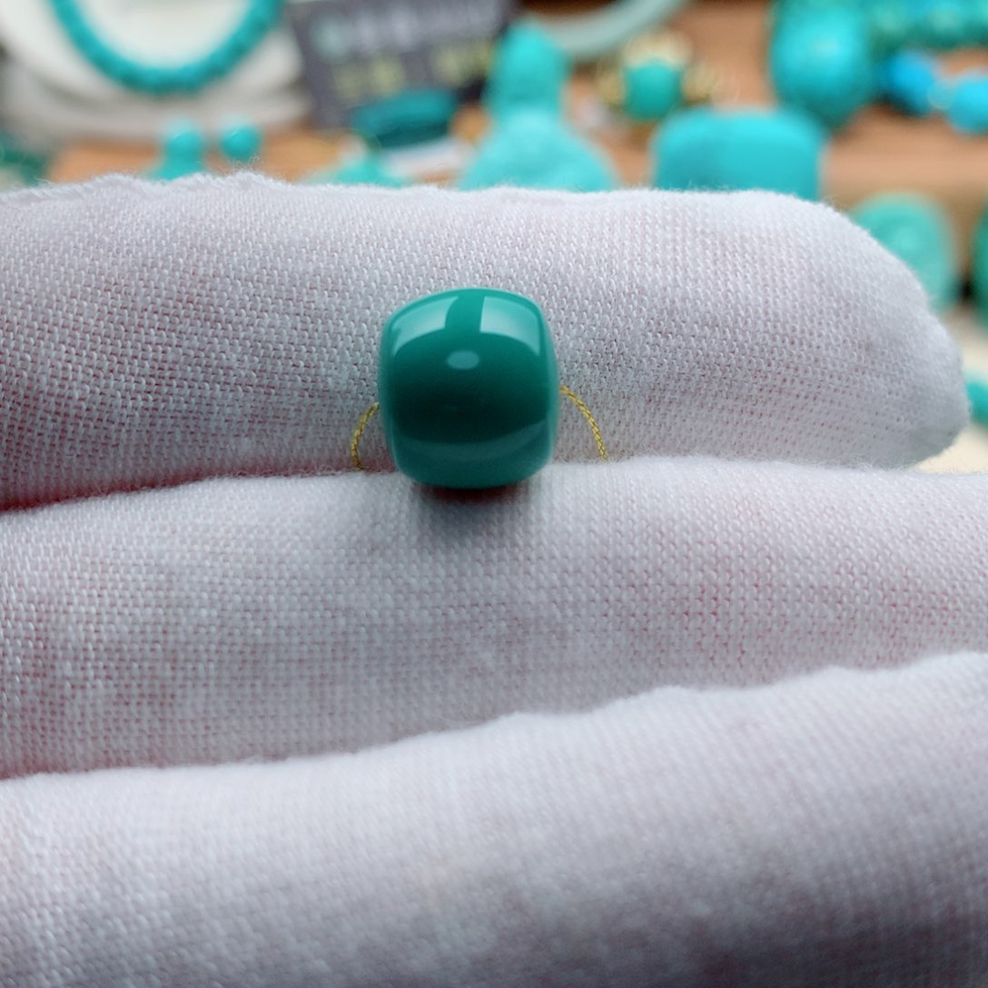 绿松石颈饰未镶嵌