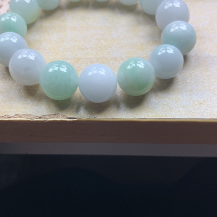 翡翠颈饰未镶嵌吊坠