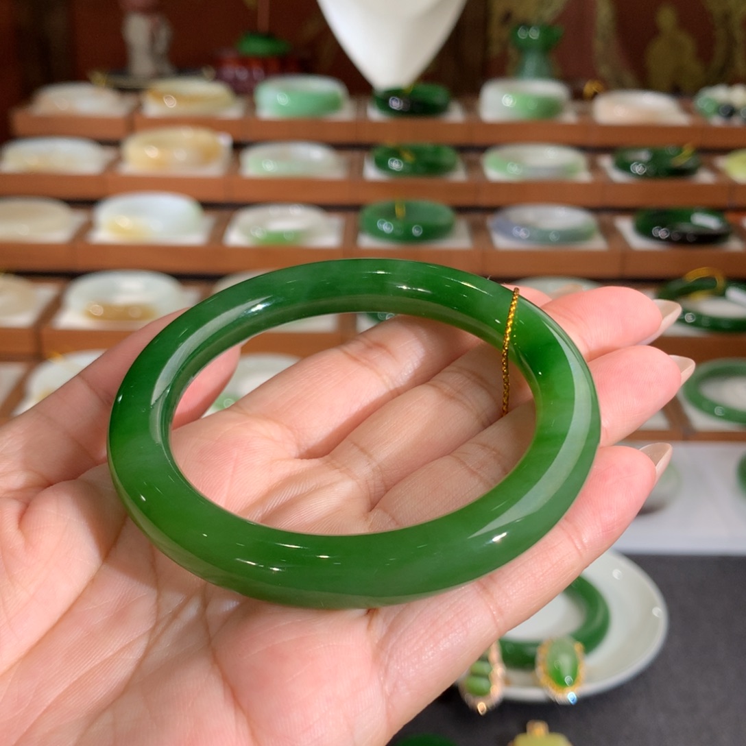 和田玉未镶嵌手镯