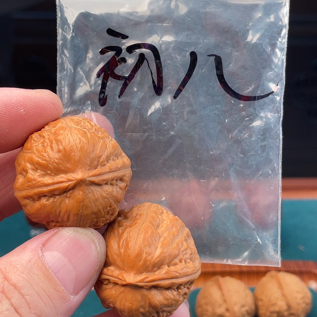 文玩核桃把件初*初八核桃