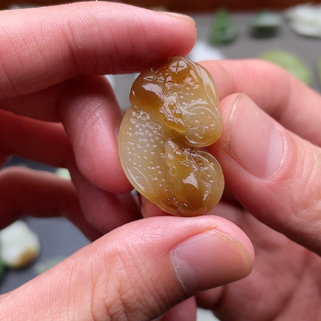 和田玉未镶嵌颈饰鼠你有钱