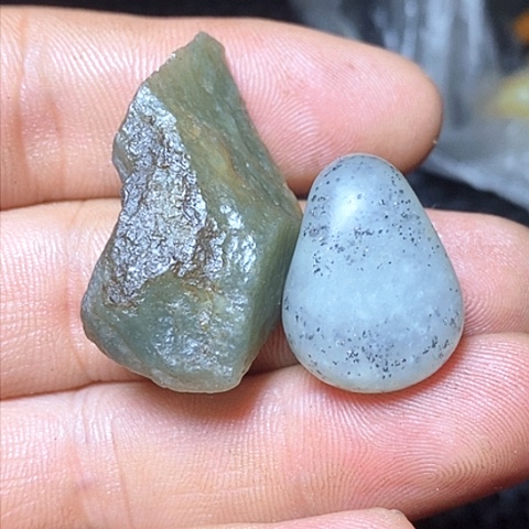 新疆和田原石石头