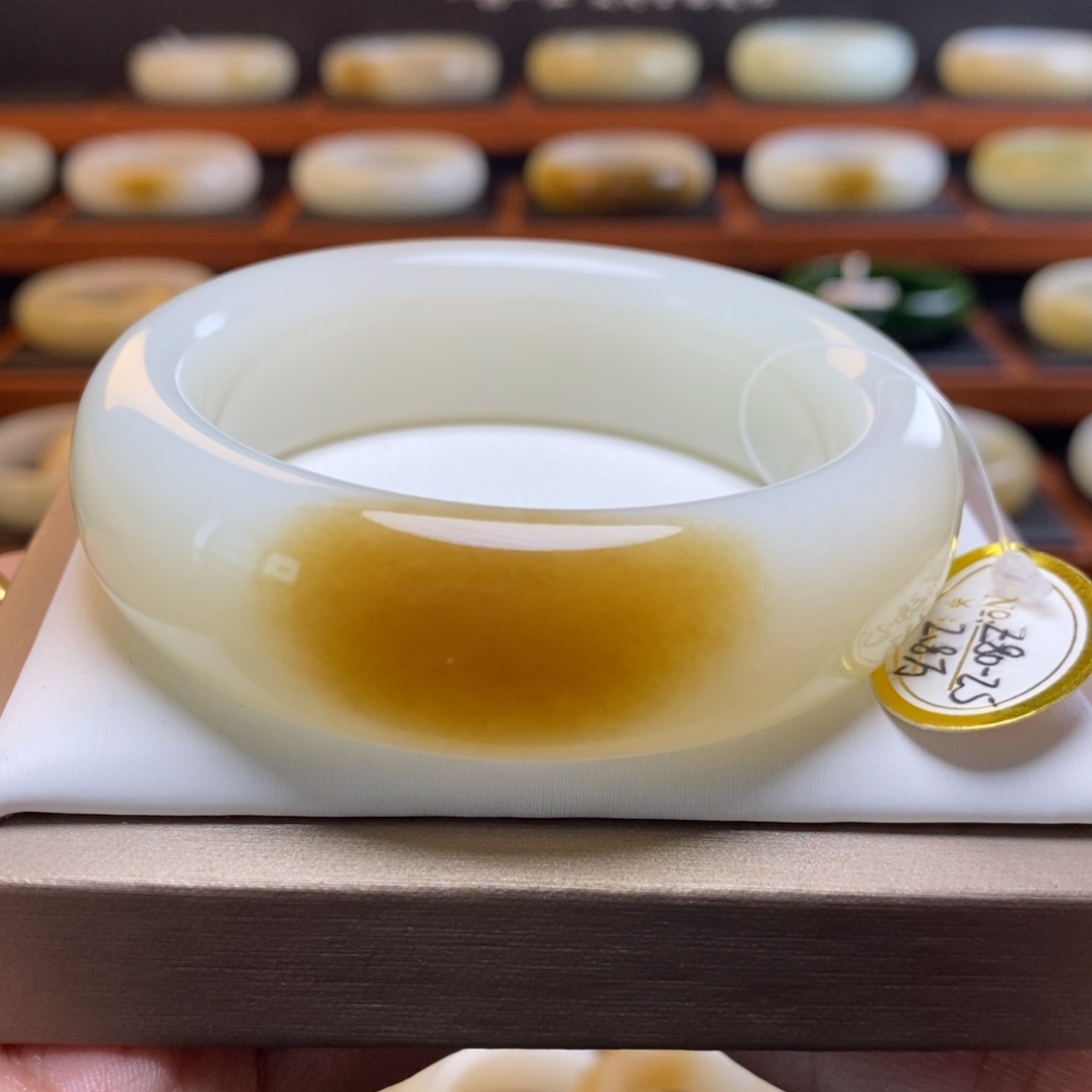 和田玉未镶嵌手镯55圈