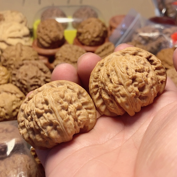 文玩核桃吊坠过*狮子