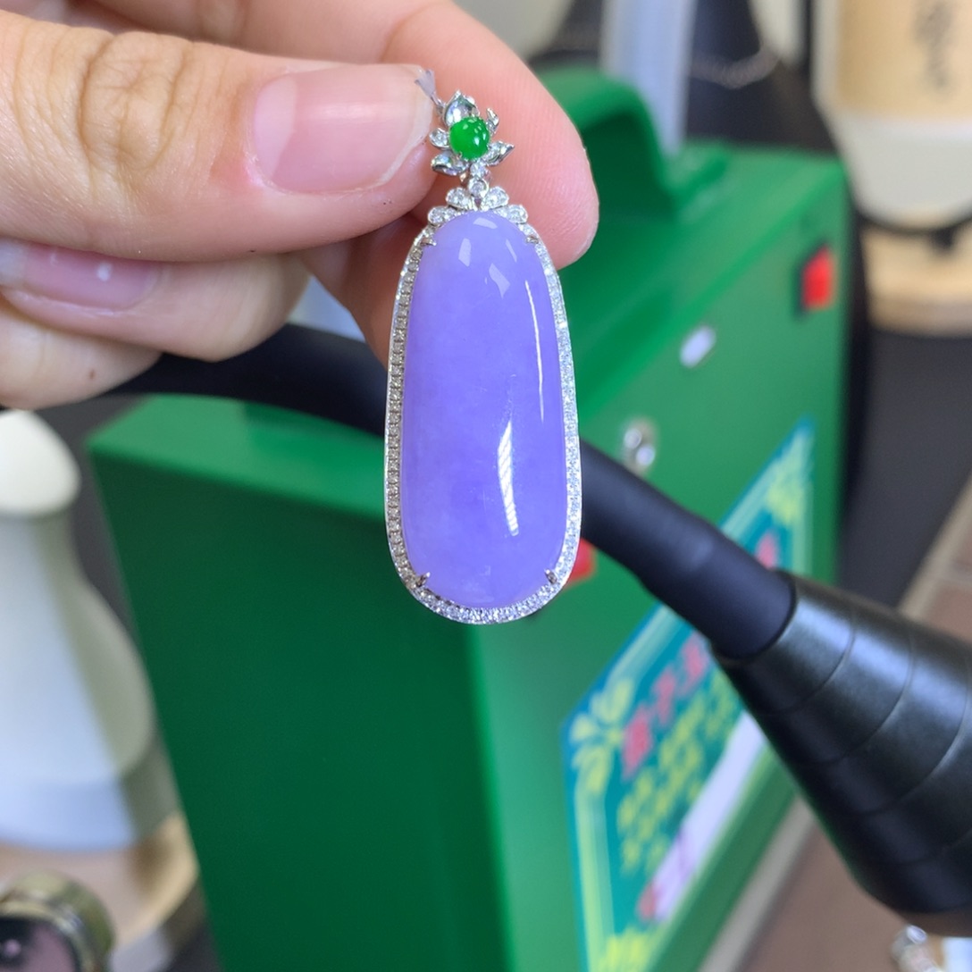 翡翠颈饰18K金镶嵌翡翠