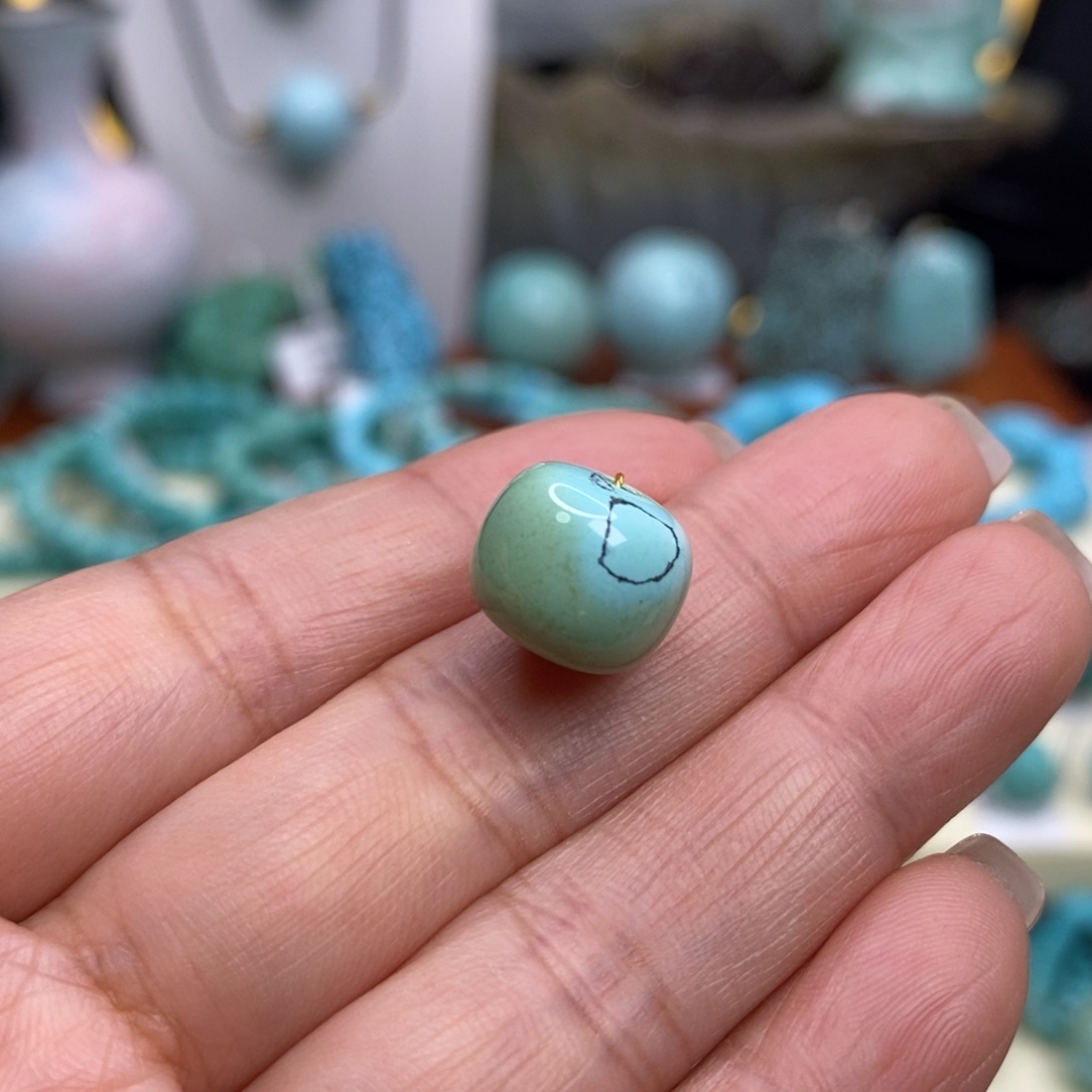 绿松石未镶嵌珠宝奇石11.6×9.8