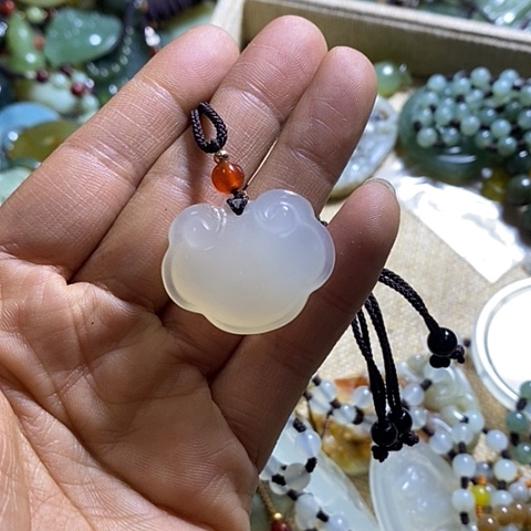 岫玉颈饰未镶嵌挂件