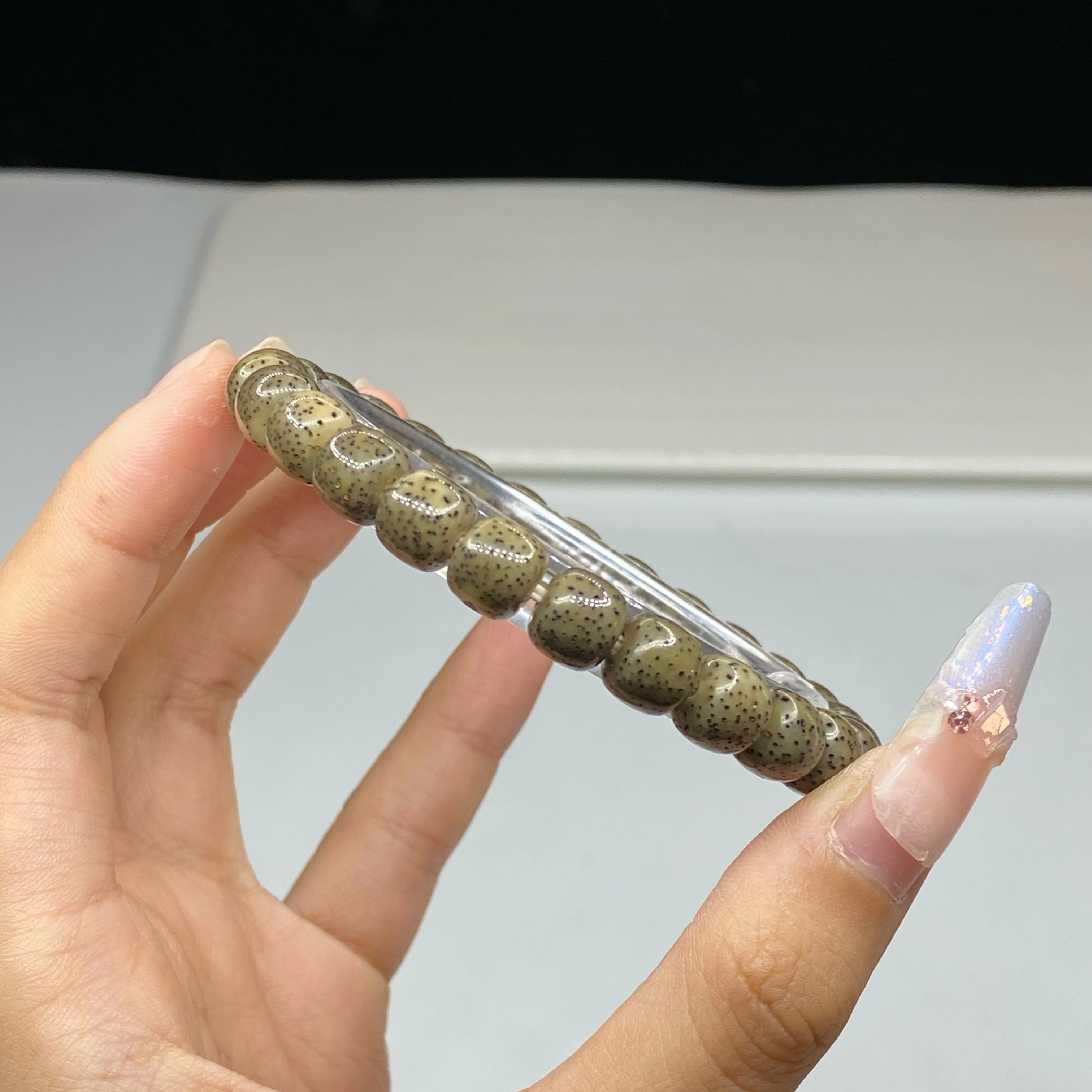 海南同枝料8.5x7.5糯冰石玉料帝王绿正月留白小细星（一物一图）