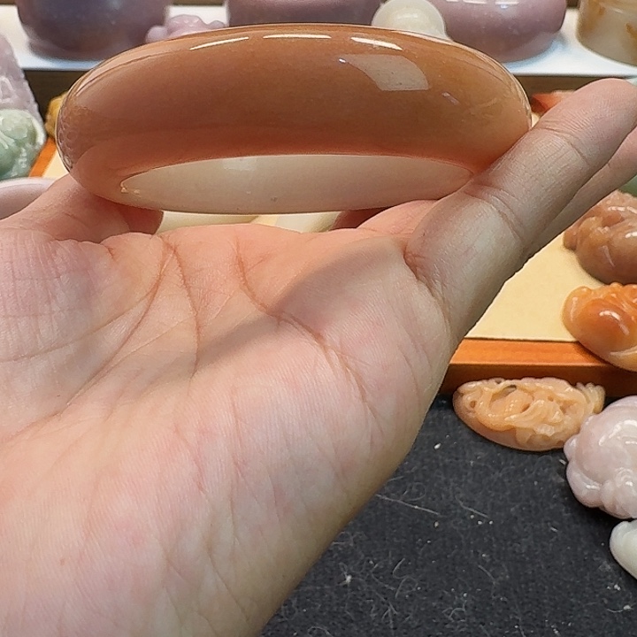 石英岩玉未镶嵌手镯