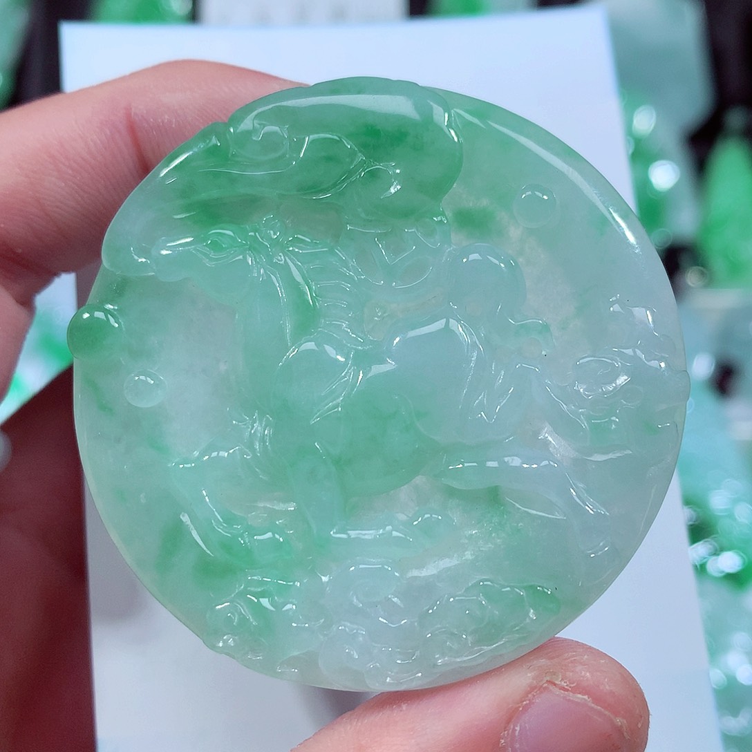 翡翠颈饰未镶嵌缅甸翡翠