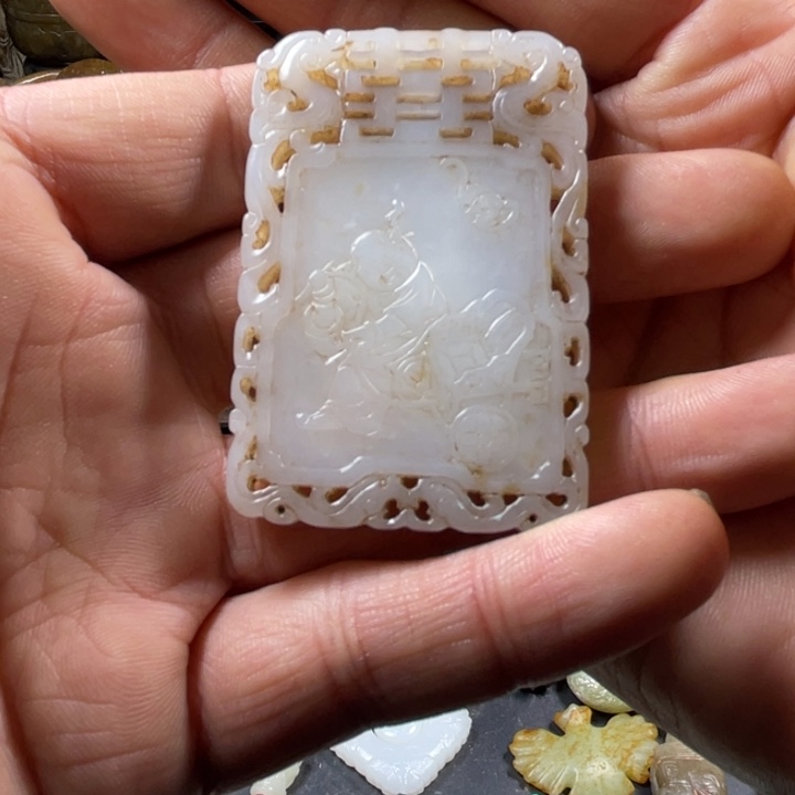 用***1和田玉未镶嵌颈饰