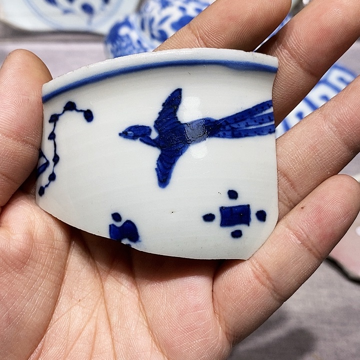 金日**格铜精品瓷片标本