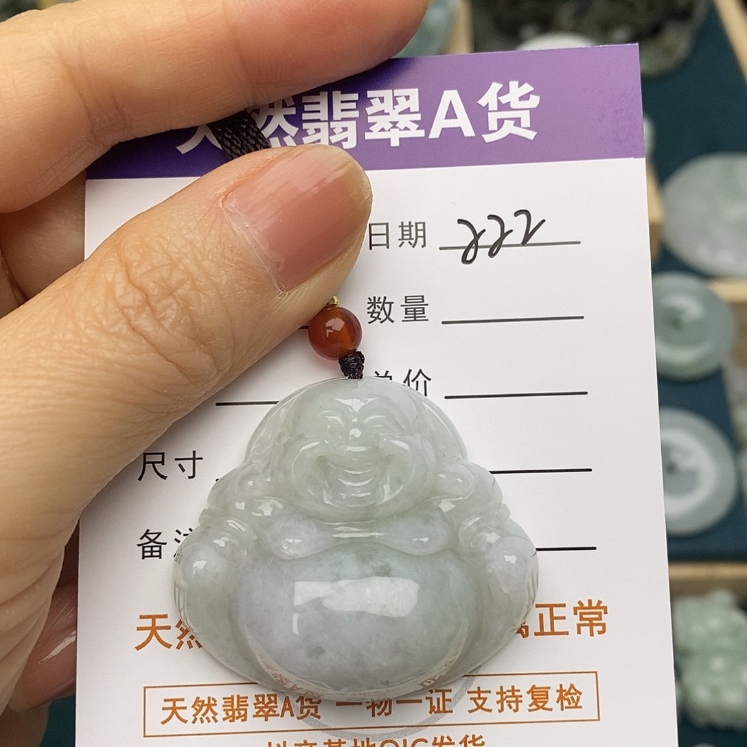 翡翠未镶嵌颈饰佛公