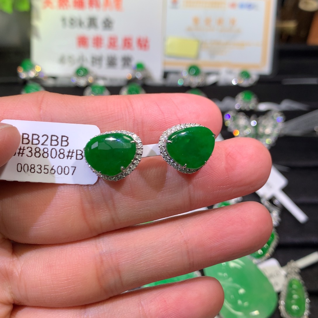 【闪购商品】翡翠耳饰18K金镶嵌爱心