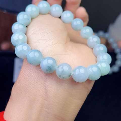 定制翡翠未镶嵌手串