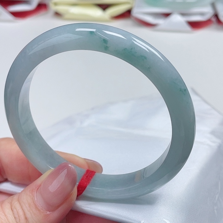 翡翠手镯未镶嵌缅甸翡翠