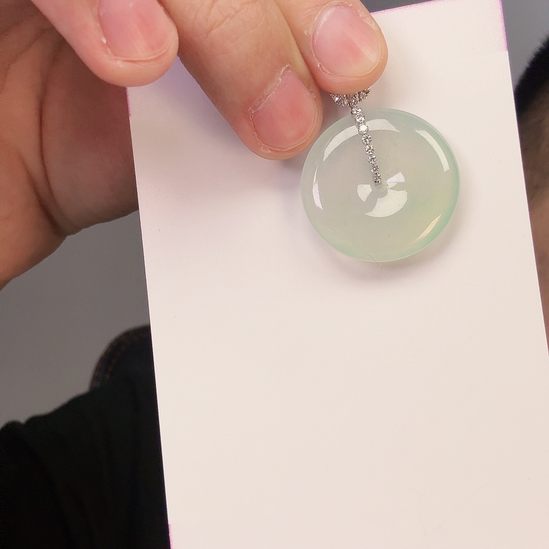 翡翠颈饰18K金镶嵌荔**士一件