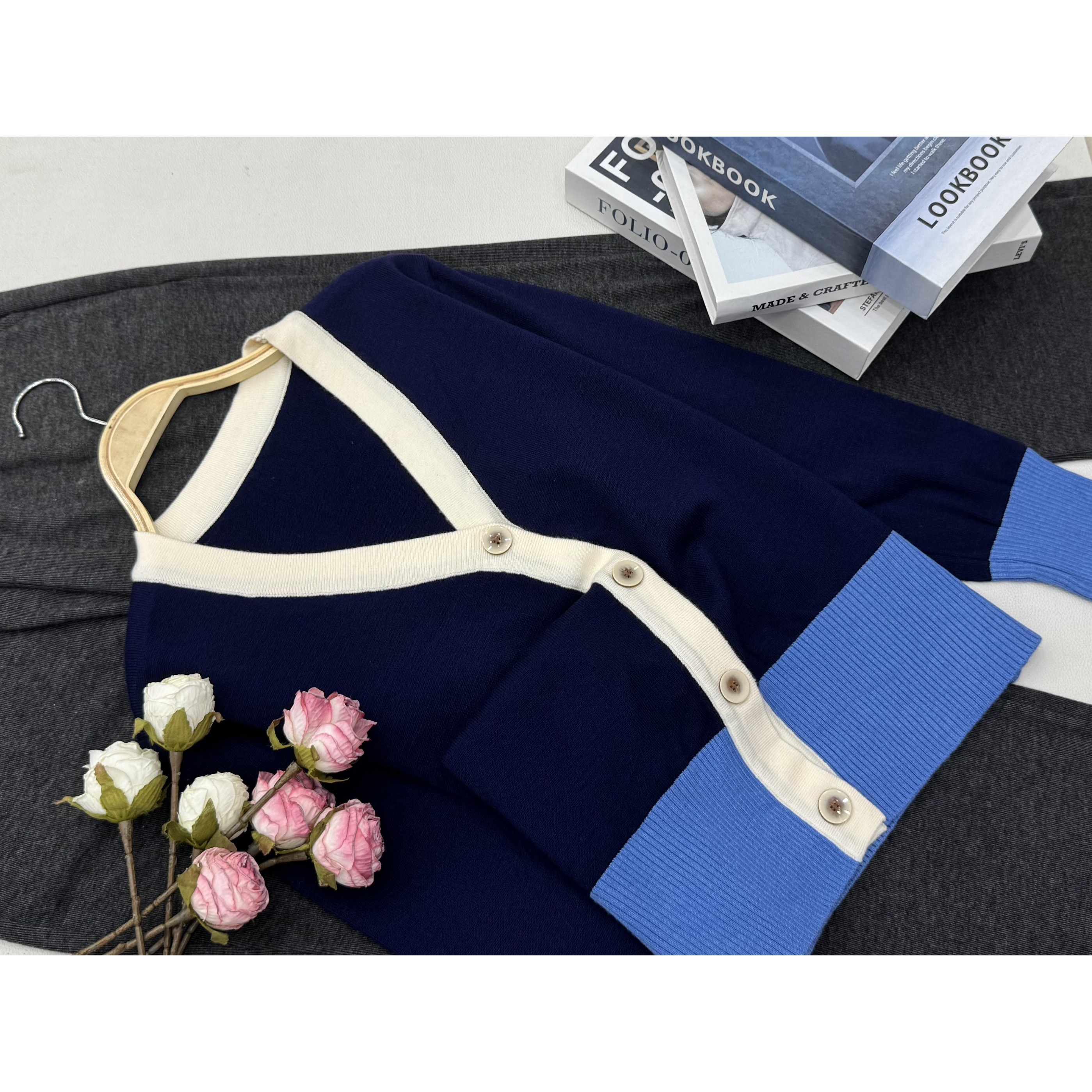 【蓝色V领开衫】早秋新款时尚长袖针织上衣QC5524