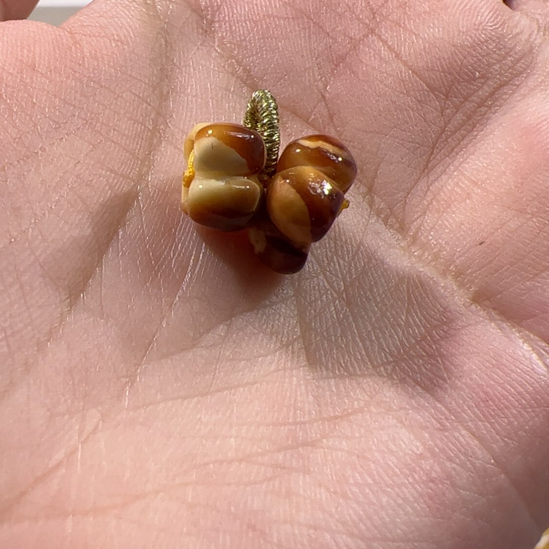 琥珀未镶嵌珠宝奇石浓蜡沁色桂花滴溜