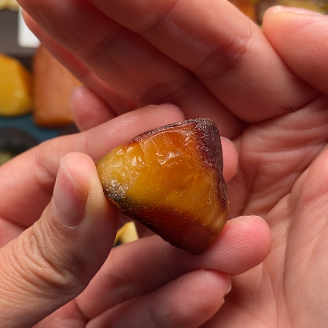 鄭***雞定制琥珀未镶嵌蜜蜡