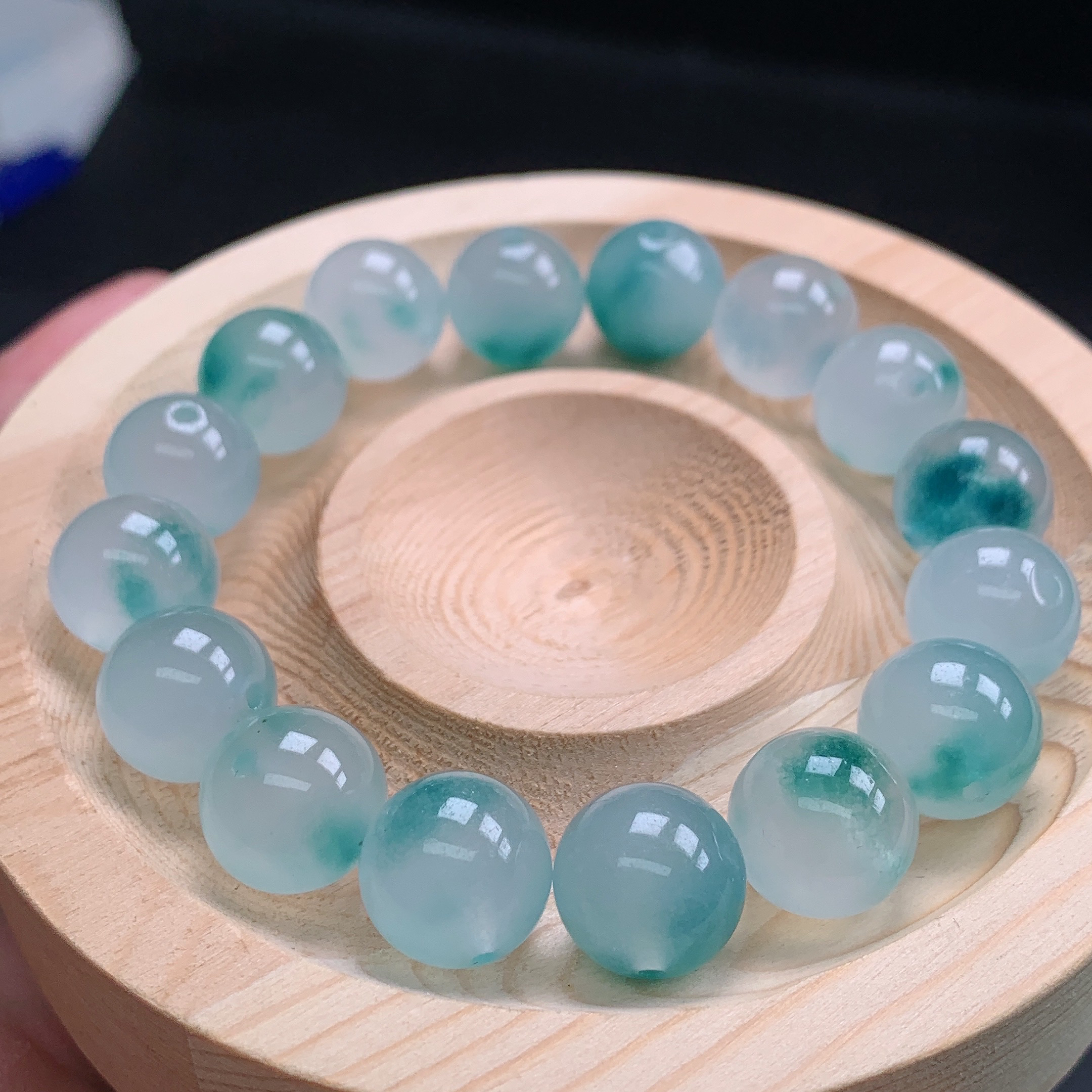 卡12➕天然缅料 冰蓝 飘花翡翠散珠，多样性发货一颗
