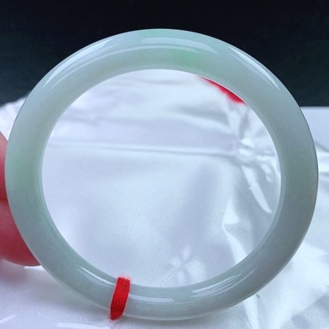 翡翠手镯（圆镯）未镶嵌52号