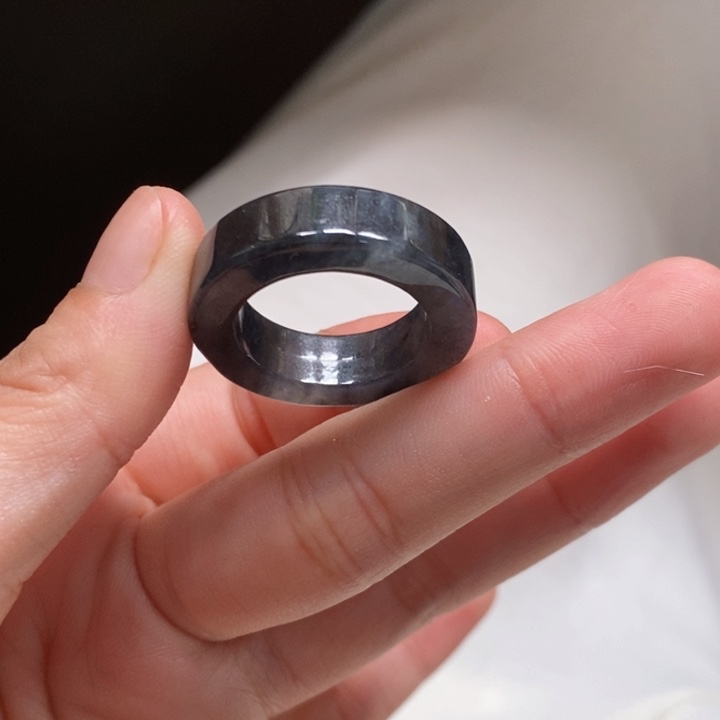 屎***子定制翡翠未镶嵌翡翠